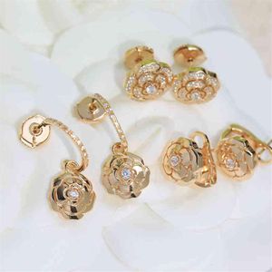 Fashion trend verkopen sieraden S925 Sterling Silver Champagne Gold Camellia Rose Earrings Elegant Lady Women's Ear Studs 220115274K