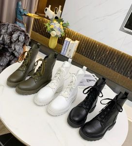 Fashion Trendy Spring and Autumn Style Front Lace-Up Low-Hak Boots Martin Britse Motorfiets Drie-kleuren Selectie Zwart Wit Groen