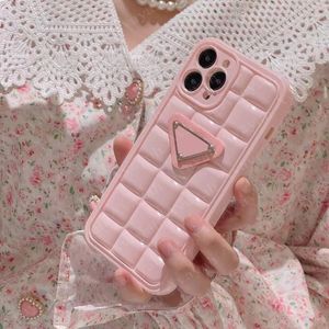 Mode Triangle Mobile Phone Case pour IPhone 14 14pro 13 13pro 12 12pro 11 Pro Max X Xs XR Soft Polish Skin Shell Cases Lady Girl Square Back Cover