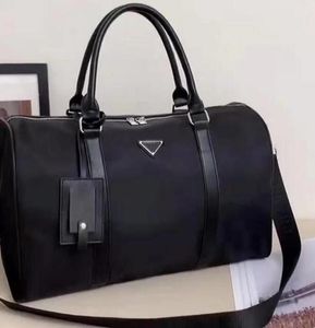 Triángulo de moda Bolsas de viaje Bolsos de nailon Bolsa de viaje de gran capacidad Equipajes de mano Bolsas de lona de alta calidad Equipaje de lujo para hombres Bolso de mano de comercio para caballeros