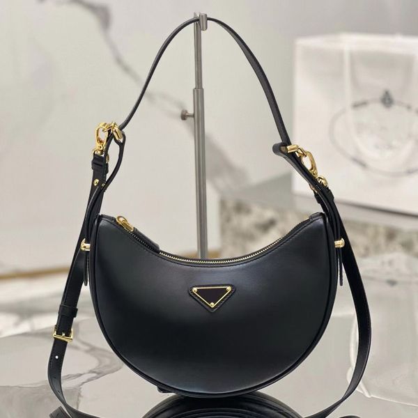 Mode driehoek onderarm halve maan tas luxe lederen crossbody bakken 10a designer tassen dames pradhandbag DHgate heren clutch schouder onderarm halve maan tas