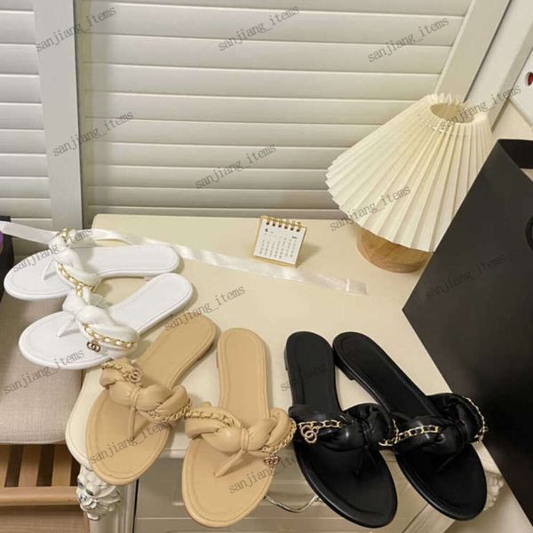 Mode Twist tresse rembourrée chaîne sandales femmes chaussures habillées d'été designer sans lacet appartements boucle en cuir tongs plage mule fête élégante talon bas diapositives plates