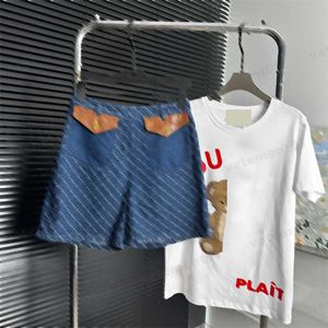 Moda Conjuntos de dos piezas Pantalones Viejas letras de flores Patchwork Bolsillos de cuero Pantalones cortos de cintura alta y camiseta de manga corta casual Traje Diseñador Ropa de mujer