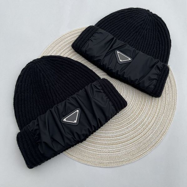 Mode unisexe noir chapeaux tricotés designer triangle signe nylon épissage chapeau froid hommes femmes résistant au froid calotte courte bonnets rabat décontracté casquette à veste