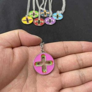 Mode Unisexe Pendentif Colliers Homer Frank Ocean Hip Hop Punk Chanceux Trèfle Émail Goutte Glaçure Collier pour Hommes Femmes Filles Fête H98r