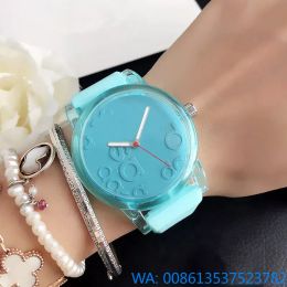 Montres unisexes de mode pour femmes montre de créateur vente chaude montres de marque femmes fille style cadran bande de silicone montre-bracelet à quartz Reloj Mujer Femmes montres de haute qualité