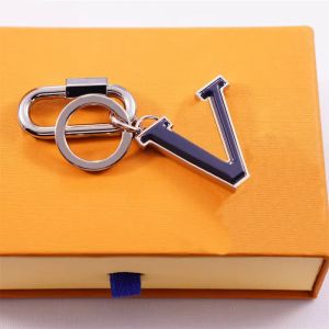 Mode V Hang Keychain Designer Mens Key Chain Gold Woman Silver Luxe Key Ring Chains Letter Bag Decoratiemerk Key Pendant Accessoires Cyd24012807-6