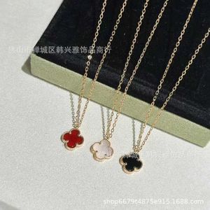 Fashion Van Clover Mini Necklace v Gold Natural Fritillaria Red Chalcedony Laser Vrouw 18K Ring oorbellen Bracelet met logo