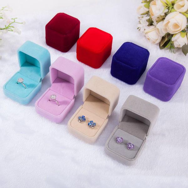 Boîtes à bijoux en velours de mode étuis pour seulement bagues boucles d'oreilles 12 couleurs bijoux emballage cadeau taille d'affichage 5cm * 4.5cm * 4cm