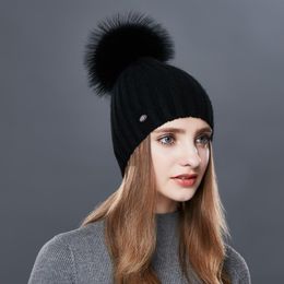 Mode rayures verticales hiver chapeaux pour femmes cachemire tricoté chapeau femme haute qualité fourrure Pom Pom automne chaud Beanie2562