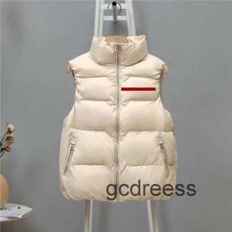 2023 Nouveau gilet pour femmes Designer Top Class Femmes P-Lettre Mode Débardeur Lâche Sans Manches Femmes Bomber Veste Épaissie Grand Manteau Chaud Pour Femmes