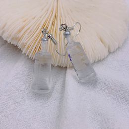 Mode wodka oorram creatieve simulatie van minerale flessen oorbellen schattige handgemaakte oorbellen damesjuwelen