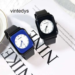 Modieus horloge quartz hoge precisie Koreaans vierkant hoogwaardig quartz horloge voor junioren en scholieren Modieus waterdicht stel