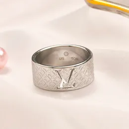 Mode Trouwring Liefhebbers Designer Ring 2 minimale verkoop Verguld Klassiek Topkwaliteit Sieraden Valentijnsdag Cadeaus voor Vrouwen Speciale groothandel luxe merk