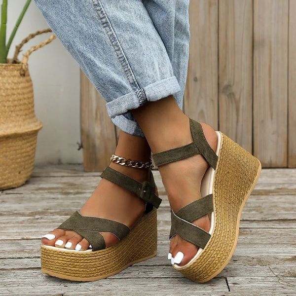 Sandales de coins de mode pour femmes Summer décontracté non glissée Peep Toe Platform Shoes Rubber Sole Boucle élégante Femme Sandale 240428