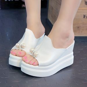 Mode Wiggen Slippers Slippers Vrouwen Comfortabele Effen Parel Sandalen Zomer Schoenen Slides Dameshuis