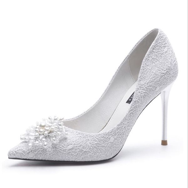 Mode Blanc Designer Chaussures De Mariage Pour La Mariée Dentelle Perles 2022 Nouveau Pointu Rouge Bas Talons Hauts Femmes Pompes Robes De Soirée Porter Des Chaussures