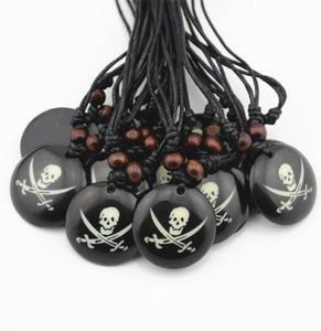 Fashion Whole Lot 12pcslot Cool Boy Men039s Handmaded Round Pirate Pirate Charm Pendants Collar Halloween Regalo MN39431551