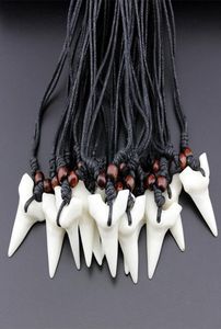 Fashion en gros mixte 12pcs imitation yak bos dent dentaire dents blanches Pendant amulette pour hommes bijoux femmes MN5773657892