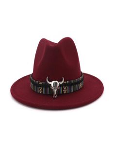 Fashion Wide Brim Cowboy Fedora Hat Bull Head Decoration National Style Men Femmes Femme Lool Felt Trilby et ethnique Gambler Chapeaux Jazz Panam4096449