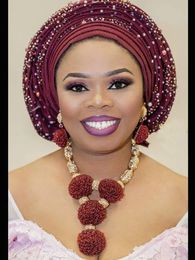 Modewein Burgunder Frauen Afrikanische nigerianische Hochzeit Schmuck Sets Weinsamenperle Anhänger Statement Halskette Set Braut WE134 240115