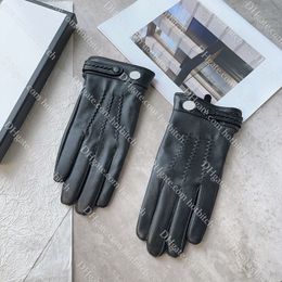 Guantes cálidos de invierno a la moda, guantes de diseñador para hombres, guantes de cuero de alta calidad para ciclismo, regalo de Navidad de lujo