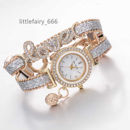 Mode avec lettres AMOUR métal plein diamant cuir Bracelet montre femmes dames pendentif montre montre à Quartz