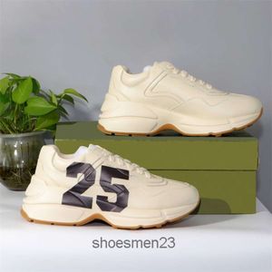 Fashion avec bouche Rhyton Designer Shoes Sneakers Beige Men Men Trainers Vintage Wave Luxury Sneaker Chaussures Medies 0eyp