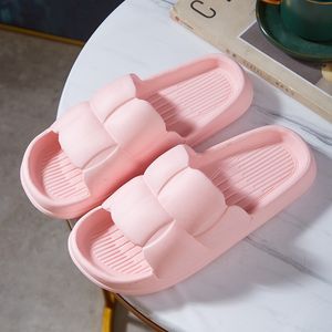 Fashion Woman Indoor Slippers glisse des chaussures de salle de bain roses pour les femmes
