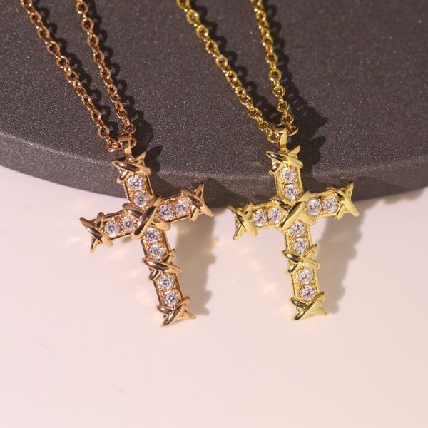 Collier mode femme homme croix diamant T01