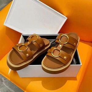 Diseñador Sandal Mujer zapatillas Brown Gladiator Vintage Romano Sandalia Mujeres Mulas de cuero Slider Slider Flat Summer Summer Lady Beach Pool Pool con caja Dhgate Tamaño 35-42