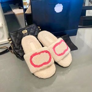 Mode Femme Caoutchouc Pantoufles Chaud Fluffy Woolskin Teddy Bear Luxurys Designer Mens Tazzs Andal Célèbre Canal Chaussures 2024 Nouvelles diapositives Fuzzy Outdoor Sandale Slipper