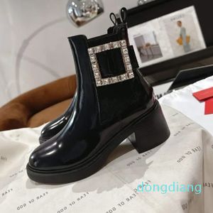 Mode Dames Enkellaarsjes Senior Rangers Boot Italië Klassieke lage laarsjes Kristal accessoire Gesp Platform Lakleer Designer Avondjurk Korte laars
