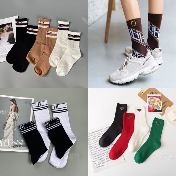 Mode Femmes Bas Athlétiques Hommes Coton Chaussettes De Sport Longues Longueurs Ins Style Chaud Designer Chaussette Hiver Plus Chaud Confort Design Bonneterie