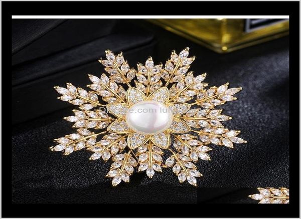 Mode Femmes Grande Perle Fleur Cristal Strass Flocon De Neige Broche Broches Or Argent Cor Pour Dame Cadeau Designer Bijoux 5Teat Srn4L2602477
