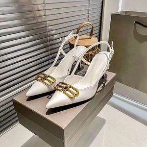 Mode vrouwen cagole 90 mm sandalen pompen Italië mooie puntige teen witte lederen goud metalen letters verfraaide enkelbanden ontwerper sandaal hoge hakken doos EU 35-42