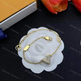Mode Vrouwen Designer Ketting Luxe Oorbel Diamanten Minnaar Armbanden V Hanger Ketting Gouden Kettingen Bruiloft Sieraden Set Accessoires Box