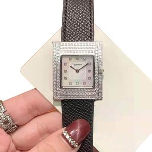 Mode Femmes Designer Montres Glacé Montre Mouvement À Quartz Dames Montre 26MM 21MM Diamants Montres-Bracelets Pour Femmes Montre Carrée