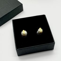 Moda Mujer Diseñadores Stud Pendiente de oro Perla S925 Pendientes de plata Ear Stud Diseñador de mujer Studs Regalo de Navidad Letras Y 22120506