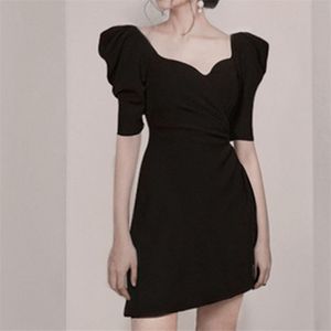 Mode Vrouwen Hoogwaardige Design Zomer Jurken Hoge Taille Casual Asymmetical Collar Puff Sleeve Black Dress 210520