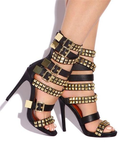 Fashion Femmes Open Toe Nouvelles sangles Design Rivet Stiletto Cut Out Spike High Heel Backle Sandals Vobus chaussures