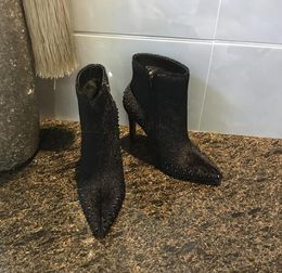 bottines pour femmes à la mode, une variété de styles de semelles rouges à glissière latérale pointue bottes pour femmes sexy