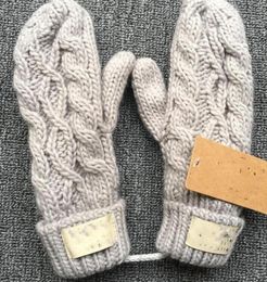 Mode dameshandschoenen voor de winter en vijf vingers handschoenen Kasjmier wanten Handschoen met mooie haarbal Outdoor Sport Warme winterhandschoenen