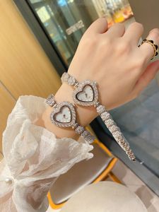 Mode femmes vente chaude bracelets de montre/bagues incrustés de diamant en forme de coeur montre à Quartz pour femmes le meilleur cadeau pour les femmes