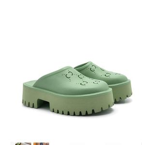 mode pantoufles pour femmes plate-forme sandale perforée Summer Shoe Top pantoufles pour femmes de créateurs Couleurs de bonbons Pantoufles de plage claires Talon haut Hauteur 5.5CM taille 35-42