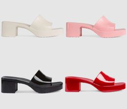 2021 femmes sandales talons hauts en caoutchouc toboggan sandale plate-forme pantoufle grosse 2.4 "hauteur de talon chaussures été en relief tongs avec boîte 267