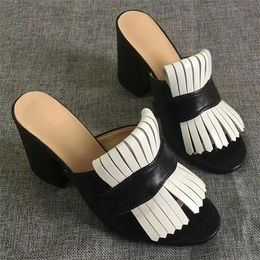 Mode-Femmes Daim Mi-talon Pompe Sandale Plate-forme Sandales Designer Chaussures Marmont Sandales avec Pli sur Fringe 231115