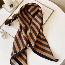 Fashion Women Summer Scarf Designer Silk Scarf Luxe brief Hand geborduurd 90 bij 90 cm sjaal kleine vierkanten