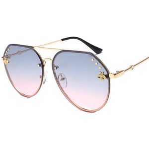 Mode femmes tempérament grenouille miroir petite abeille lunettes de soleil lunettes de soleil lunettes Anti-UV lunettes cadre surdimensionné lunettes A ++