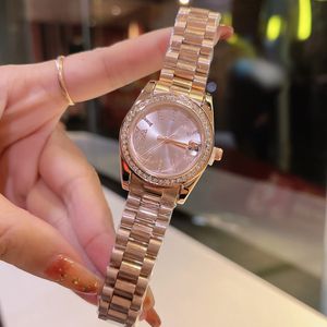 Relojes de mujer de moda Relojes de pulsera de marca superior Diamante Reloj de lujo Banda de acero inoxidable para dama niña Regalos de Navidad Día de San Valentín de la madre presente Montre De Luxe